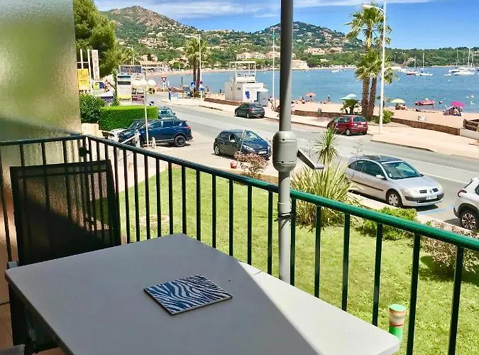 Les Marines D'agay Climatise Apartament *